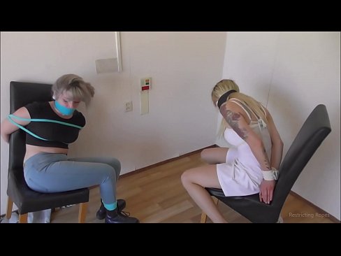 ❤️ Viciado / amarrado e amordaçado / donzela em apuros ❌ Porno bonito em nós ❤