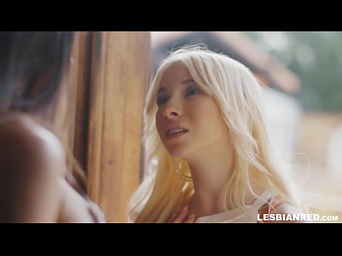 ❤️ A rapariga chega a casa alguns meses depois e acaba por comer a rata da sua madrasta ❌ Porno bonito em nós ❤